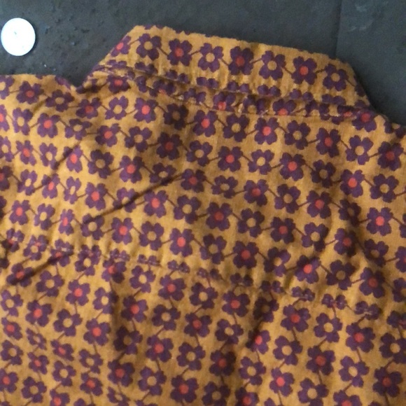 Beautiful shirt perfect  ,really comfortable and fashionable unique - Picture 4 of 7